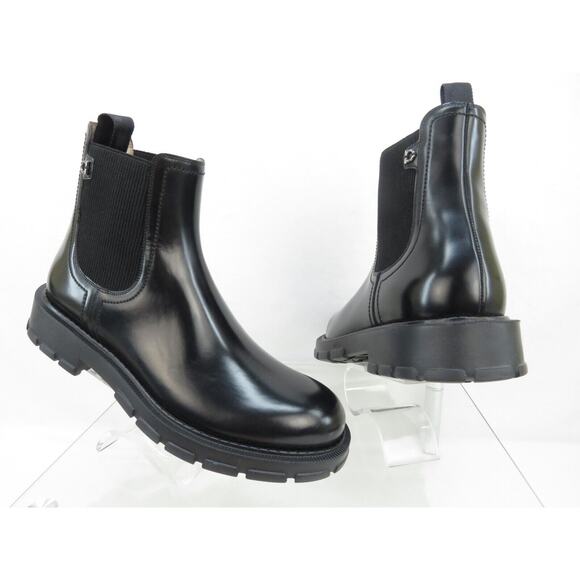 NIB FERRAGAMO IAGO BLACK LEATHER GANCINI LOGO PULL CHELSEA ANKLE BOOTS 10.5 D main image 5